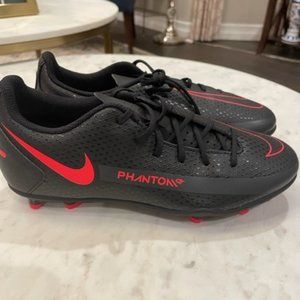 Nike Jr. Phantom GT Club Soccer Cleats